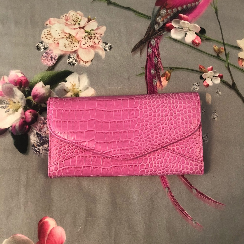 * NEW * TRAVEL WALLET / ORGANIZER pink faux croc